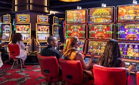 Antarmuka aplikasi miliar bet menampilkan meja dealer langsung blackjack dan roulette dengan tombol navigasi yang jelas
